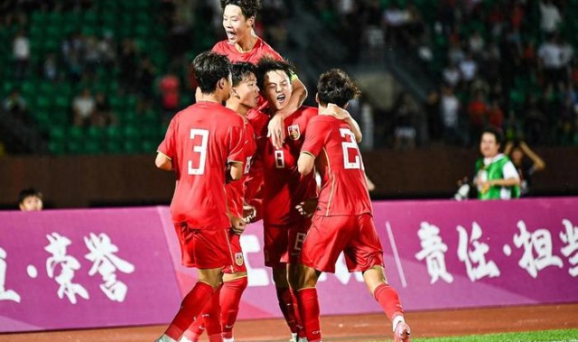 星空体育下载-3-4被逆转！中国男足倒下，2分钟丢2球获亚军，韩国三战全胜夺冠
