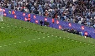 星空体育-【英超】哈兰德连场戴帽 胡利安双响+中柱 曼城6比0