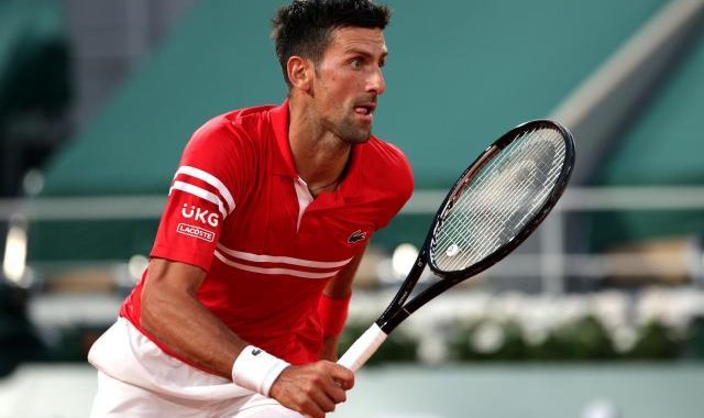 星空体育-不惧夜场空场双重挑战 德约法网首轮连续17战全胜